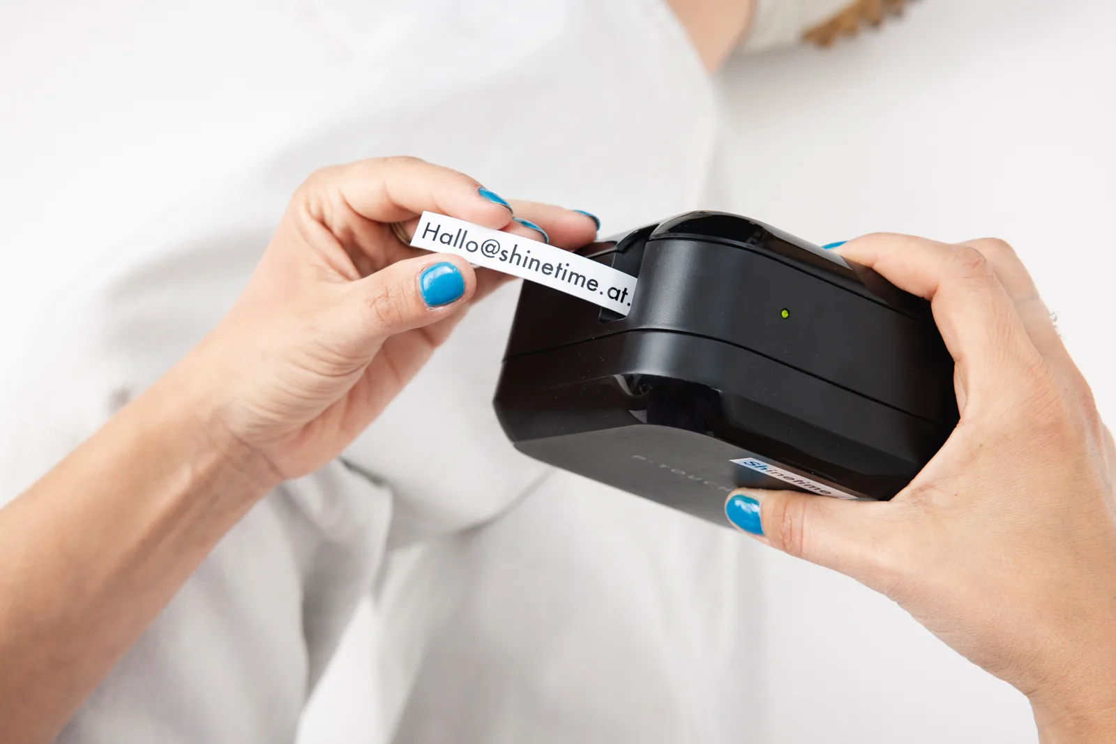 Beschriftung mit dem Label-Maker: hallo@shinetime.at